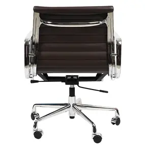 Эргономичное кресло Eames Ribbed Office Chair EA 117, кофейная кожа